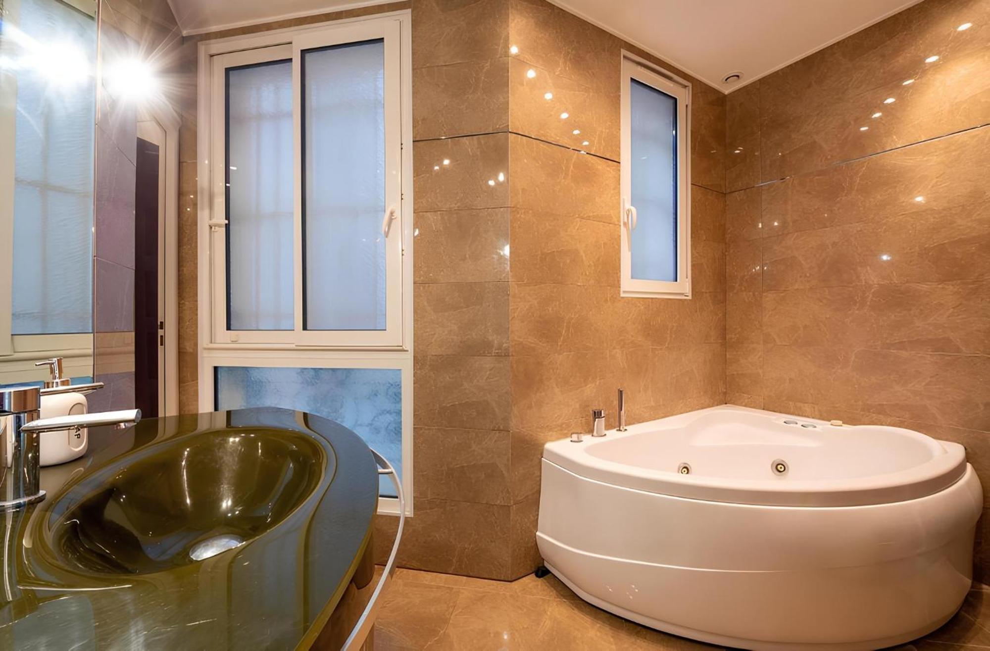 Luxury Style Appartement, Arc De Triomphe - Champs Elysees Parijs Buitenkant foto